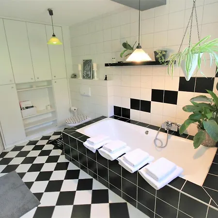 Zentrale Ferienwohnung „Treibholz“ Im Sonnenblumenhaus Flensburg Exterior photo
